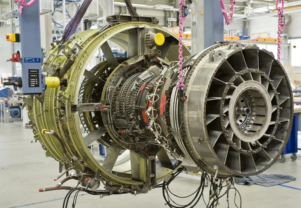 CFM56-Wartung für WestJet durch Lufthansa Technik