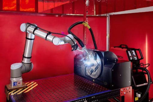 Dreh-Kipptisch von Lorch ermöglicht Automation mit Cobot auf neuem Level