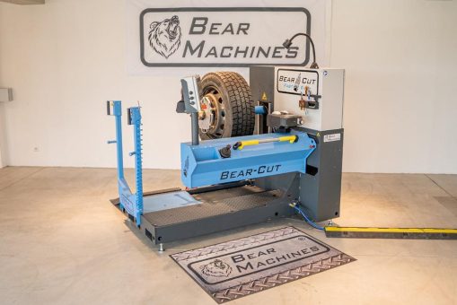 Bear-Machines entwickelt mit der Bear-Cut die erste Maschine für das Nachprofilieren von Nutzfahrzeugreifen